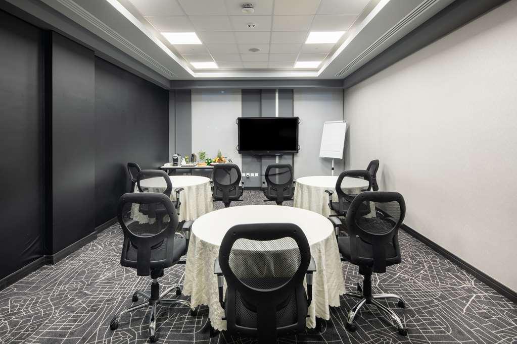 Park Inn By Radisson Jubail Industrial City Удобства фото